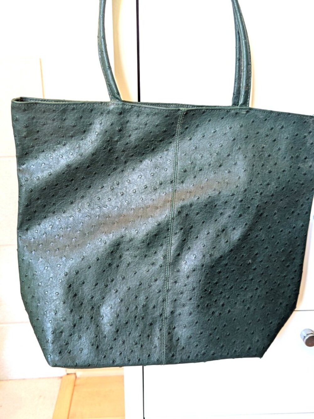 WOMEN'S TOTE VEGAN LEATHER IN FOREST GREEN-BEACH-SHOPPING-CARRYALL-NEVER USED